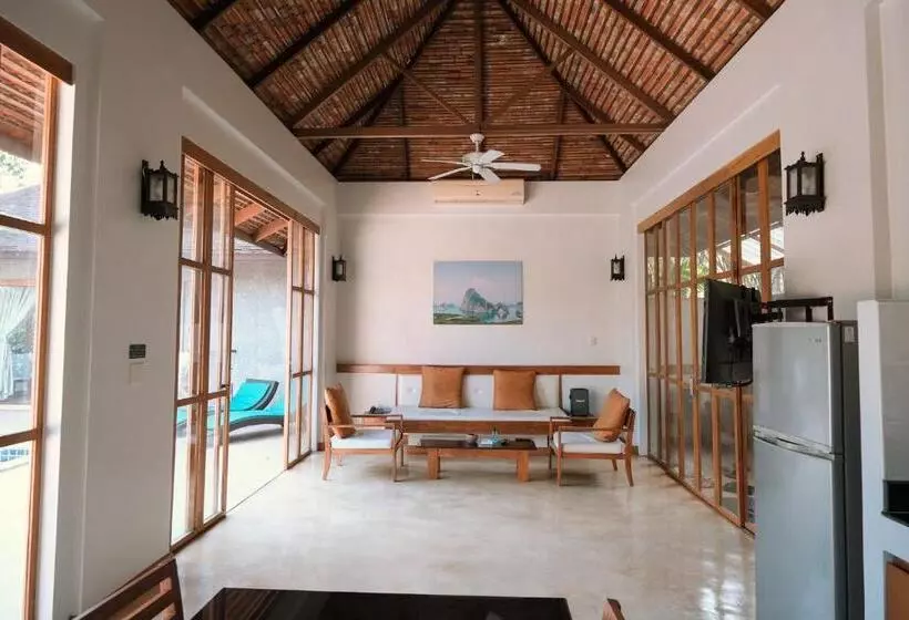 Lomakeskus Bor Saen Pool Villa