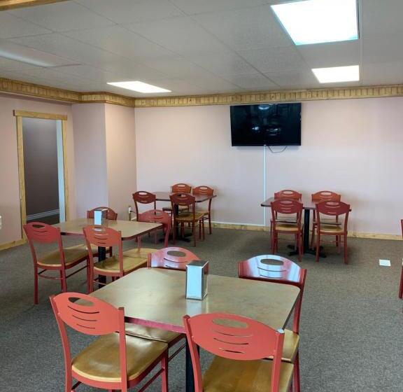 Herberge Exploits Inn And Suites