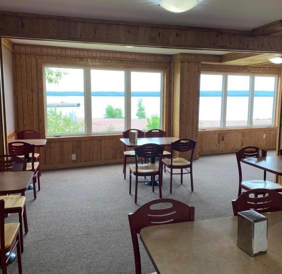 Herberge Exploits Inn And Suites