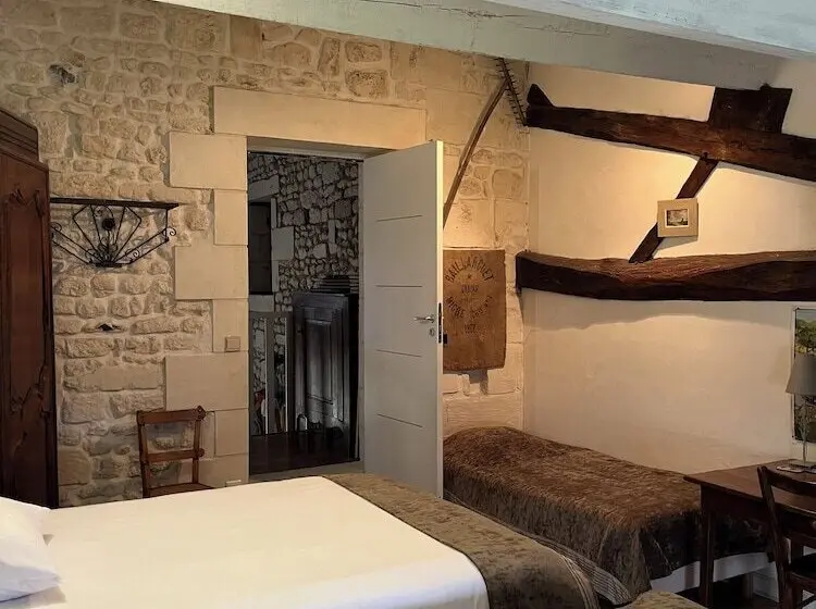 ベッドアンドブレックファースト Aux Chambres Des Bujours