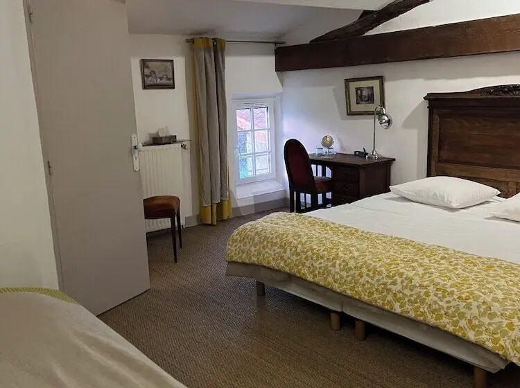 ベッドアンドブレックファースト Aux Chambres Des Bujours