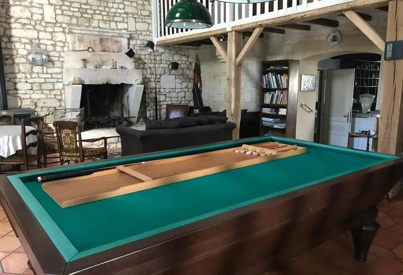 ベッドアンドブレックファースト Aux Chambres Des Bujours