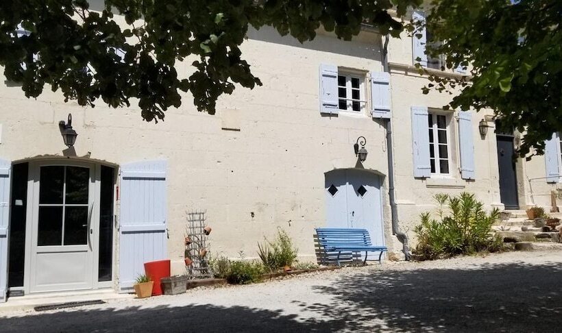 مبيت وإفطار Aux Chambres Des Bujours