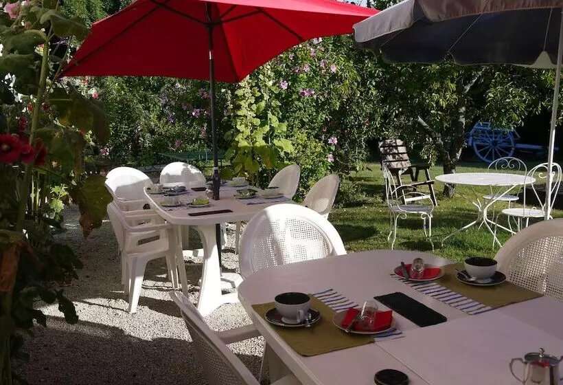 Aamiaismajoitus (B&B) Aux Chambres Des Bujours