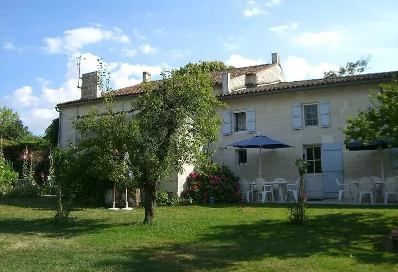 Aamiaismajoitus (B&B) Aux Chambres Des Bujours