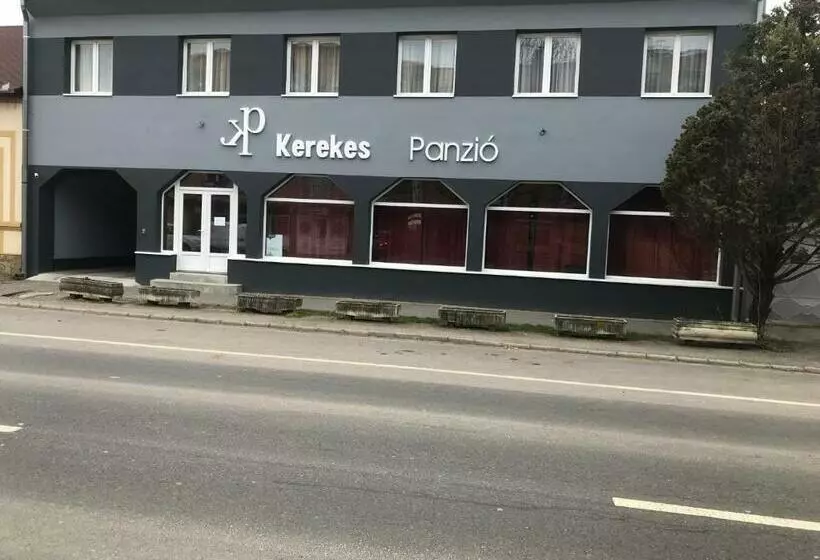 ベッドアンドブレックファースト Kerekes Panzió és étterem
