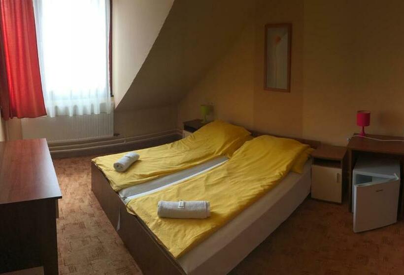 Bed and Breakfast Kerekes Panzió és étterem