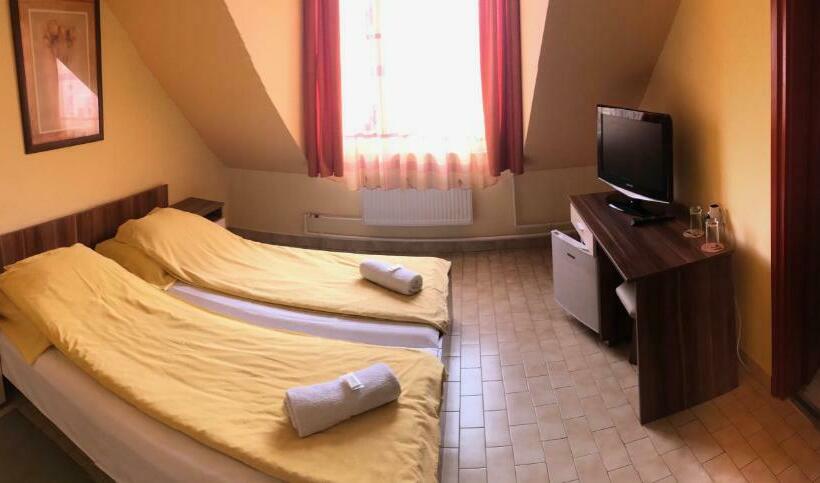 Bed and Breakfast Kerekes Panzió és étterem