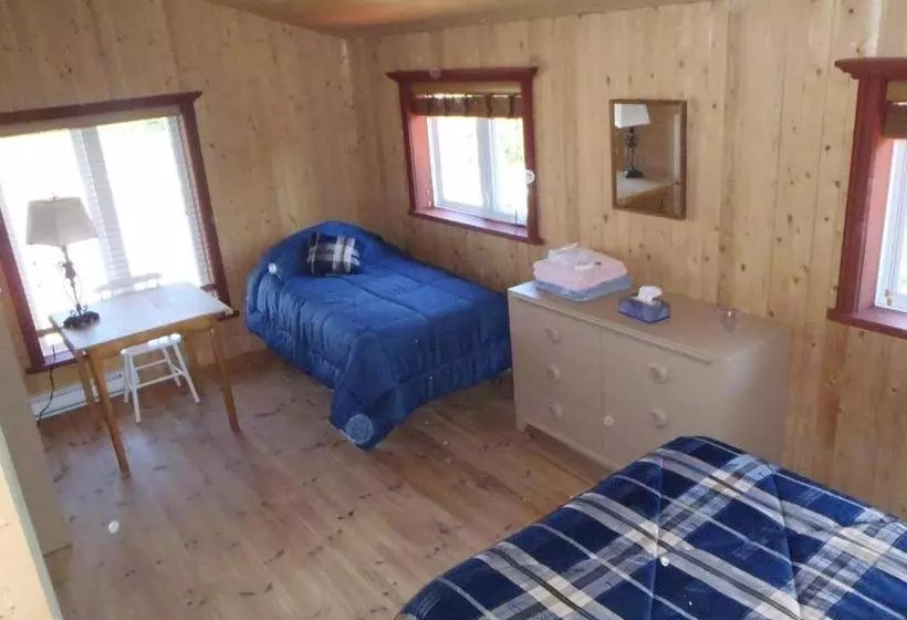 Gîte La Maison Chez J.p. Bed And Breakfast