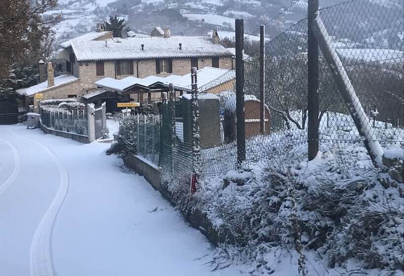 Отель Agriturismo Il Castello