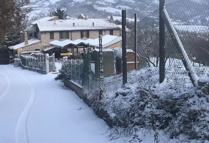 Hotelli Agriturismo Il Castello