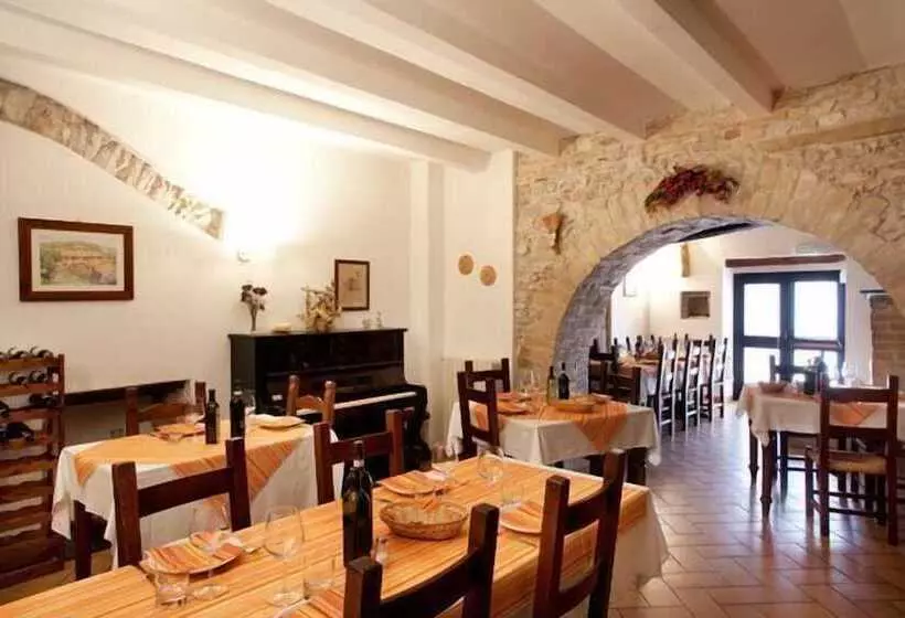 Hotelli Agriturismo Il Castello