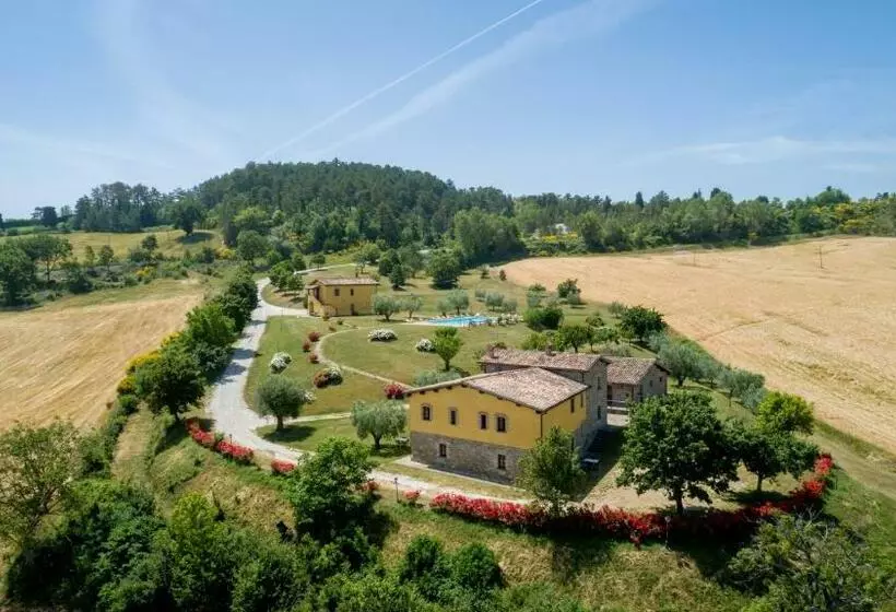 Hotelli Agriturismo Tenuta Di Biscina