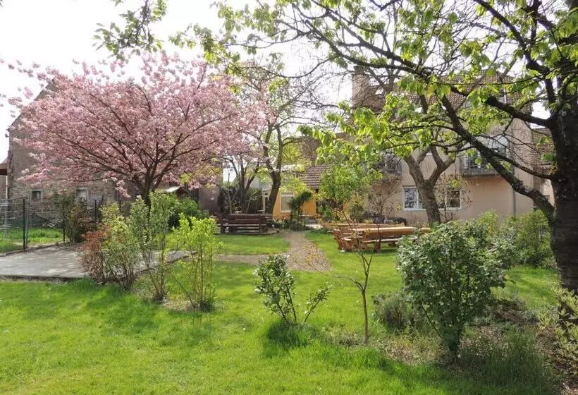 ホテル Aux Deux Clefs