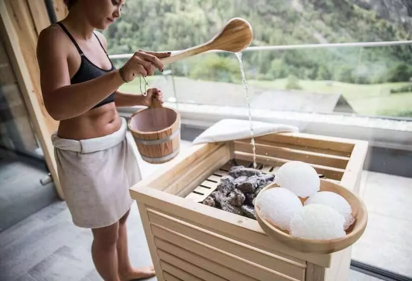 Hotelli Burgaunerhof