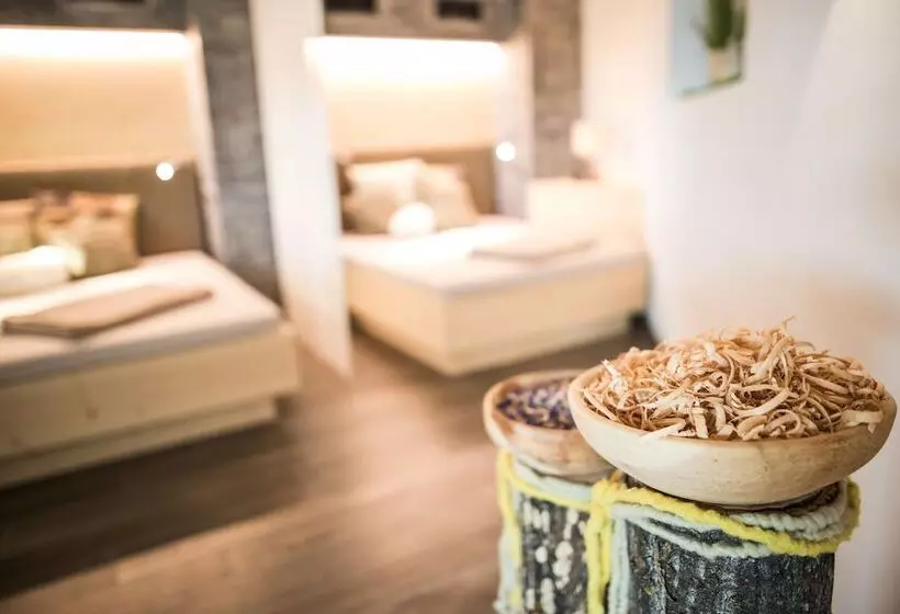 Hotelli Burgaunerhof