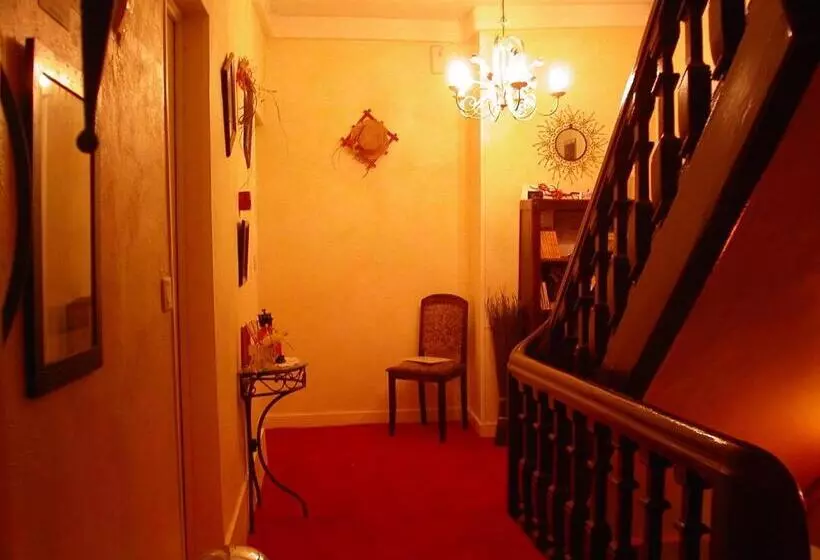 ホテル Hôtel Le Dauphin