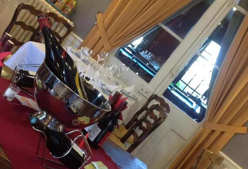 ホテル Hôtel Le Dauphin