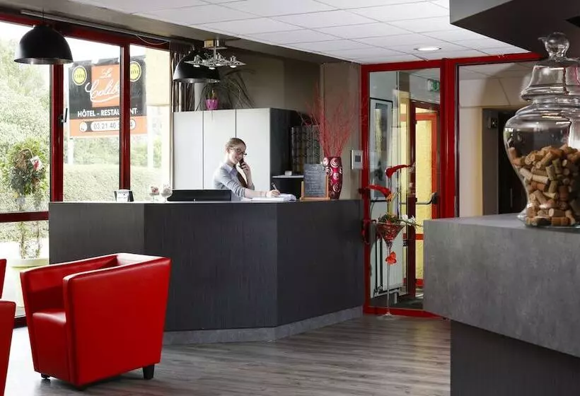 ホテル Hôtel Restaurant Le Colibri