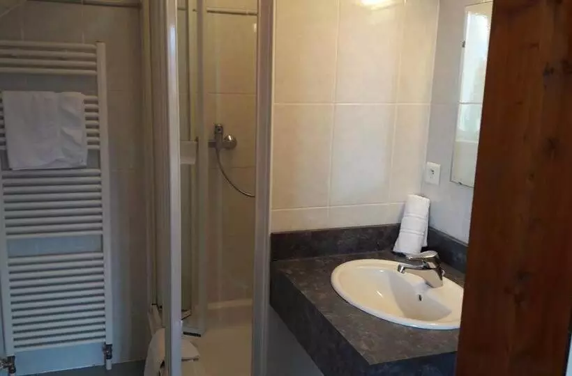 ホテル Hôtel Restaurant Oberlé