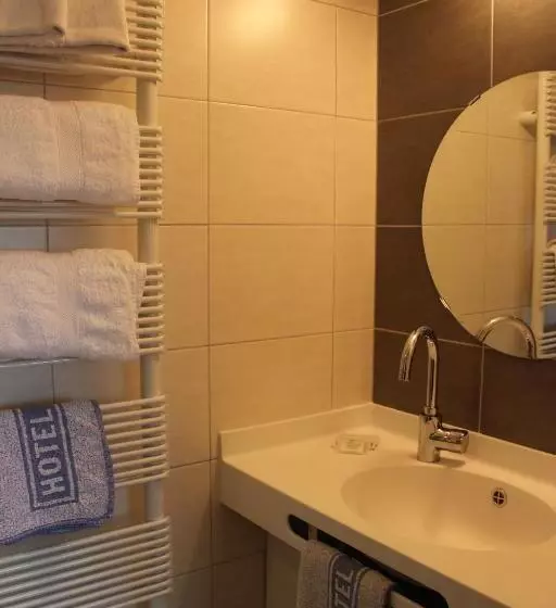 ホテル Hôtel Restaurant Oberlé