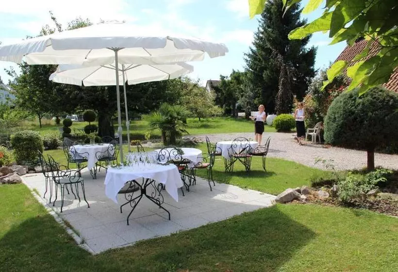 ホテル Hôtel Restaurant Oberlé