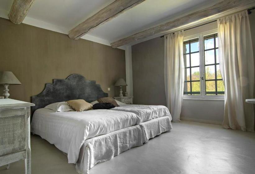 Отель Le Mas Du Pont Roman