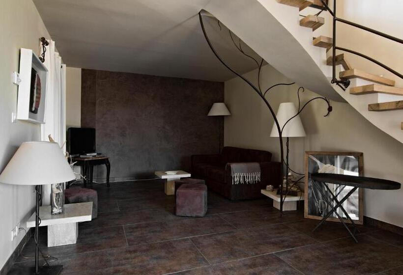 Отель Le Mas Du Pont Roman