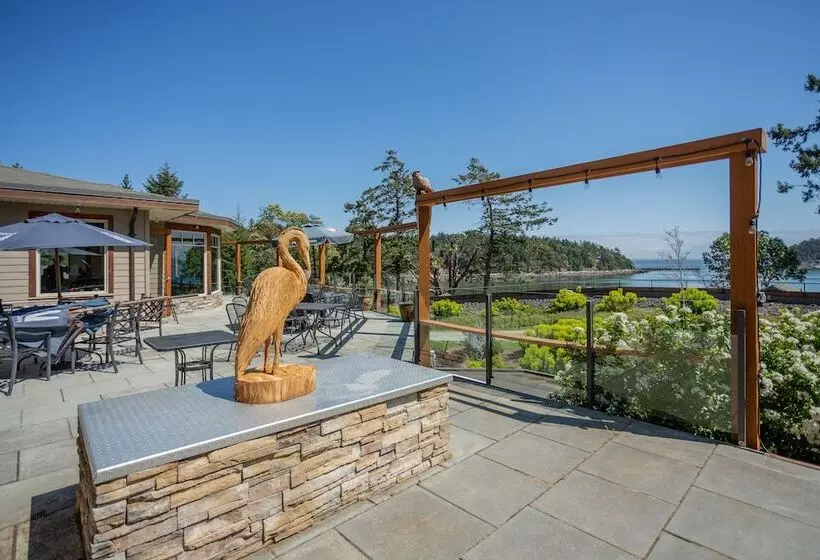 Hotelli Mayne Island Resort