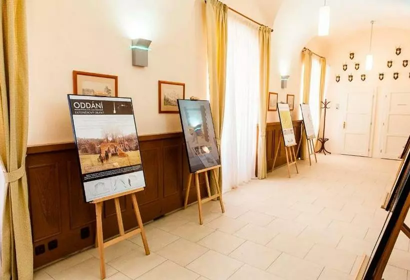 Hotelli Zámek Křtiny