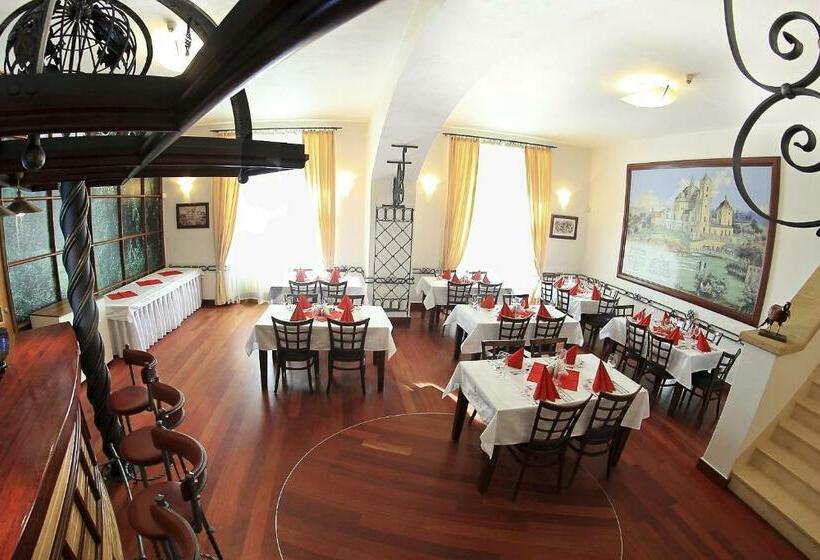 호텔 Zámek Křtiny