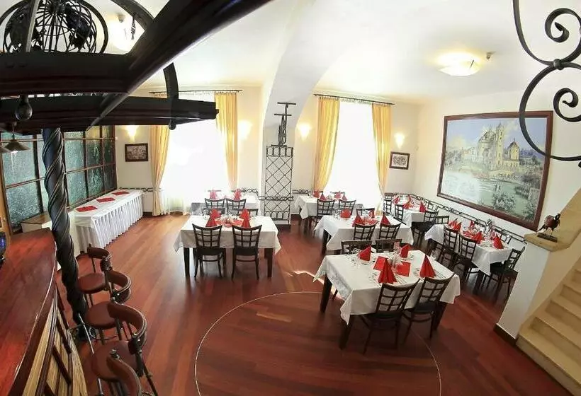 Hotelli Zámek Křtiny