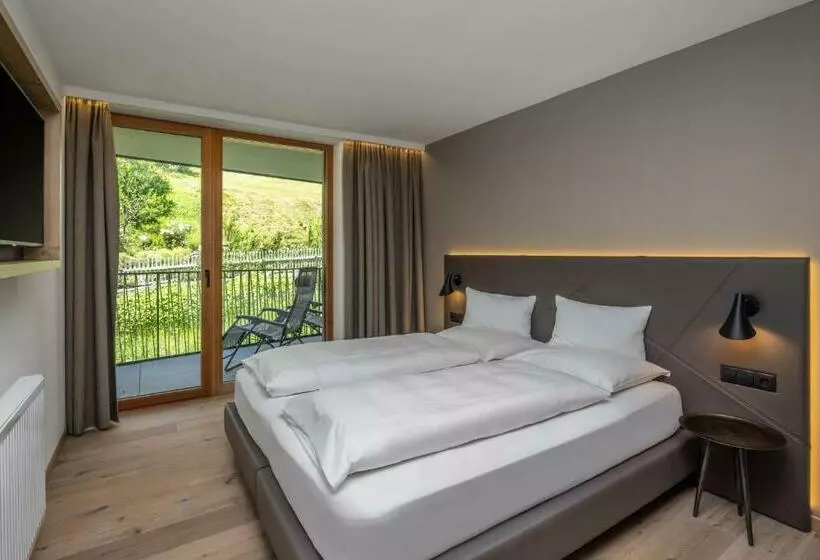 Maraias   Luxury Suites & Apartments