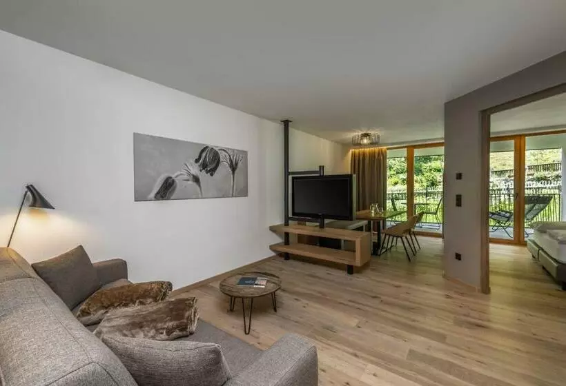 Maraias   Luxury Suites & Apartments