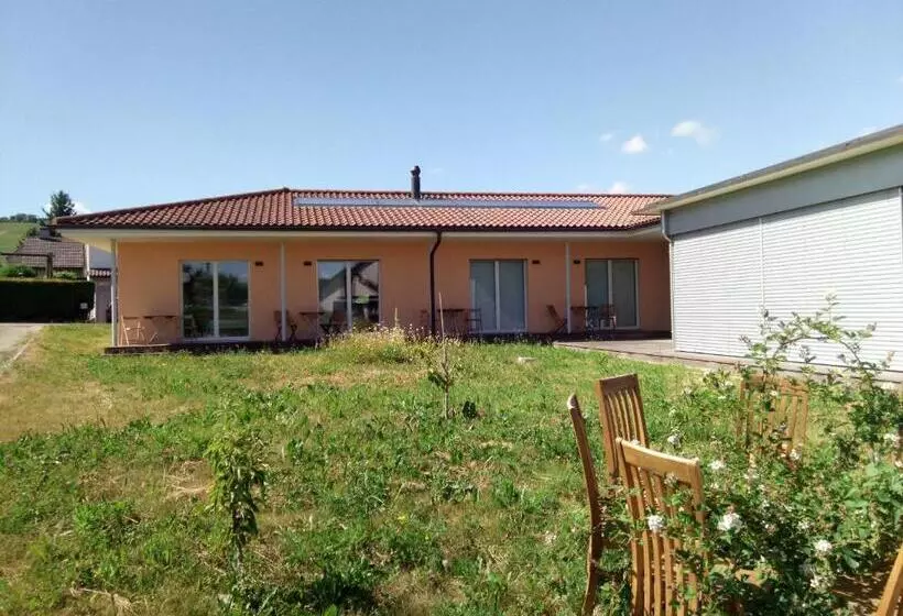 Majatalo Bed And Breakfast Villa Hallau