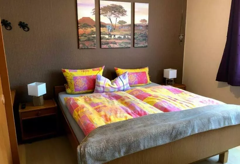 Majatalo Garni Zum Adenauer Forst