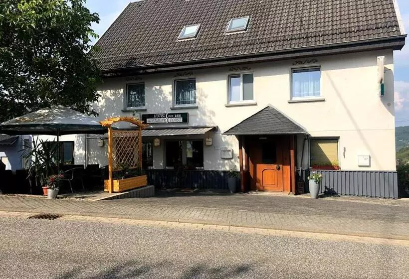 Majatalo Garni Zum Adenauer Forst