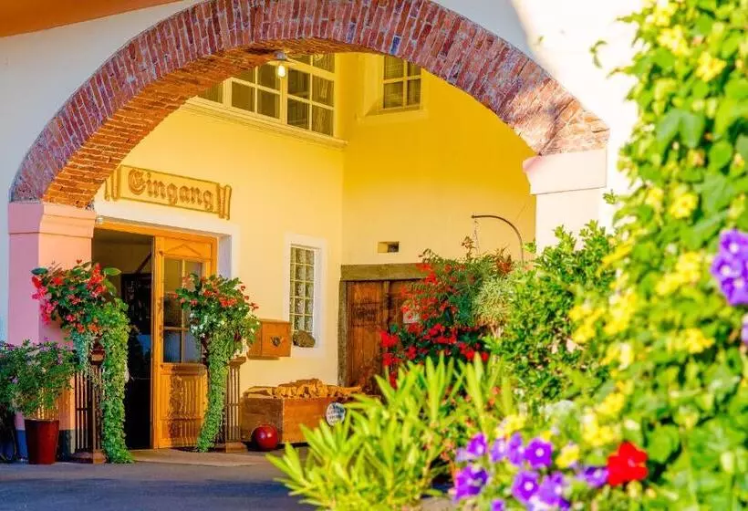 ペンション Gasthof Bräuer   Familie Eibensteiner