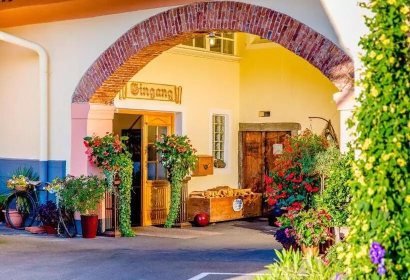 ペンション Gasthof Bräuer   Familie Eibensteiner