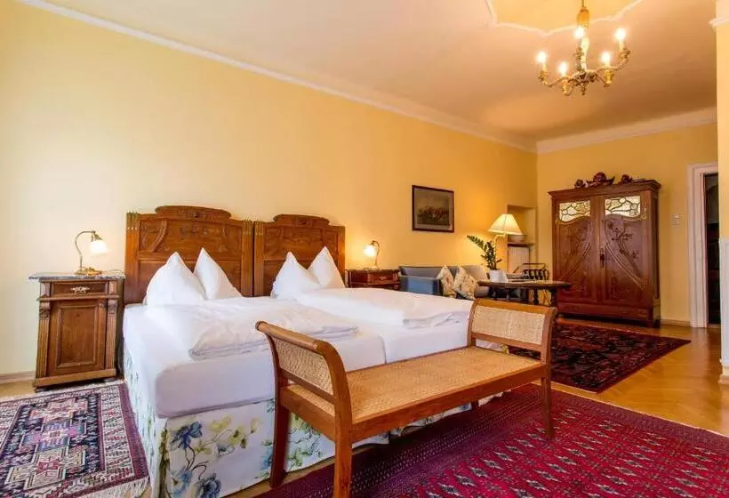 ペンション Gasthof Bräuer   Familie Eibensteiner