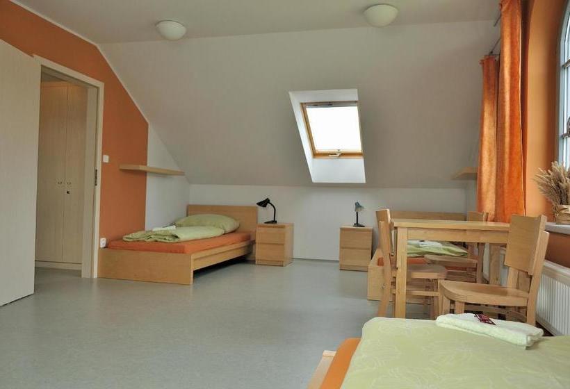 펜션 Hostel Lípa   Továrna