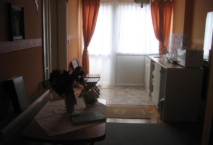 بنسيون Keletifény Vendégház