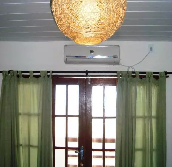 ペンション Pousada Na Beira Do Mar