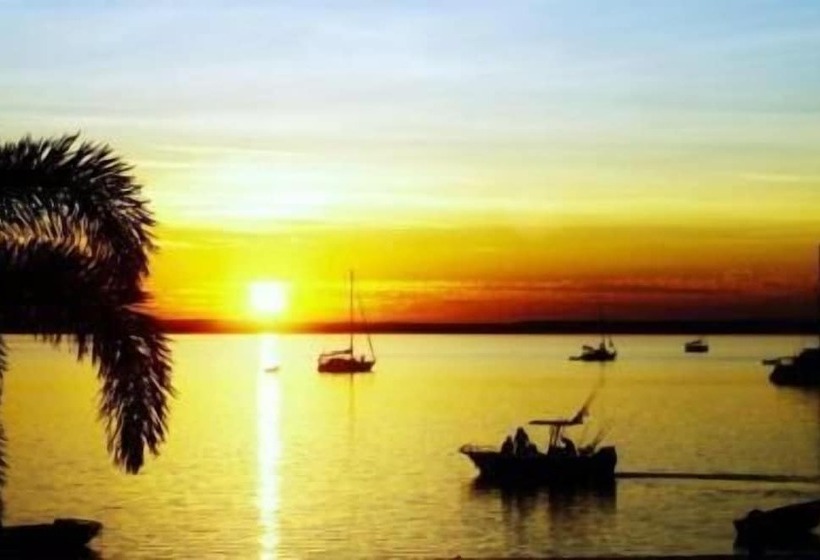 渡假胜地  Crab Claw Island