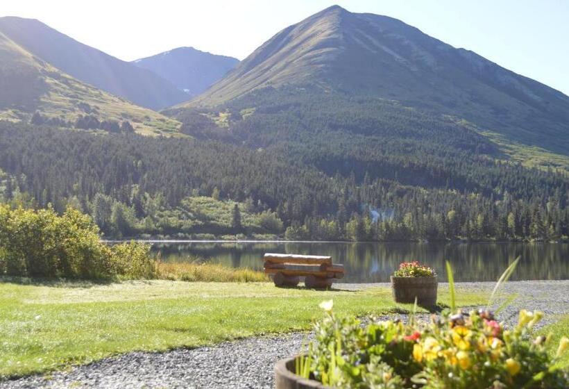 منتجع Summit Lake Lodge