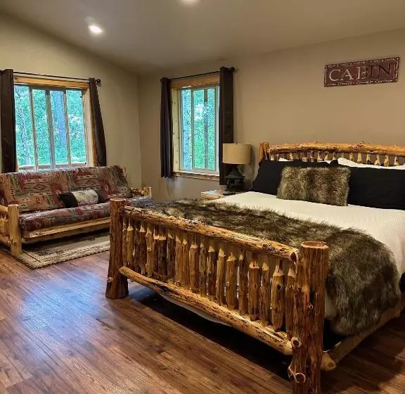 Lomakeskus Summit Lake Lodge