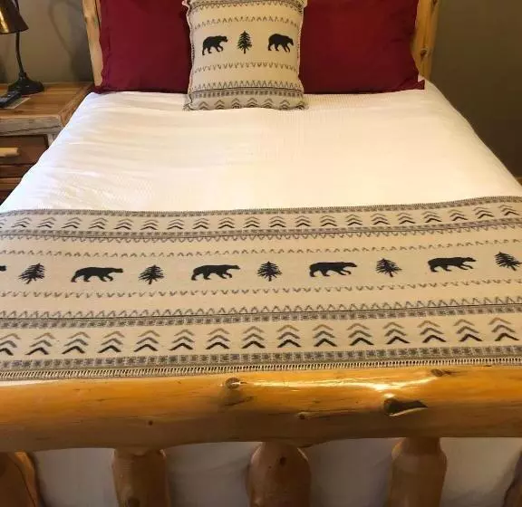 Lomakeskus Summit Lake Lodge