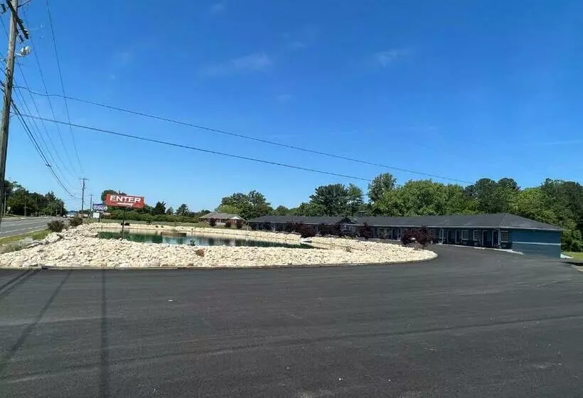 Washington & Lee Motel