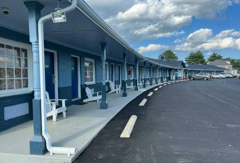 Washington & Lee Motel