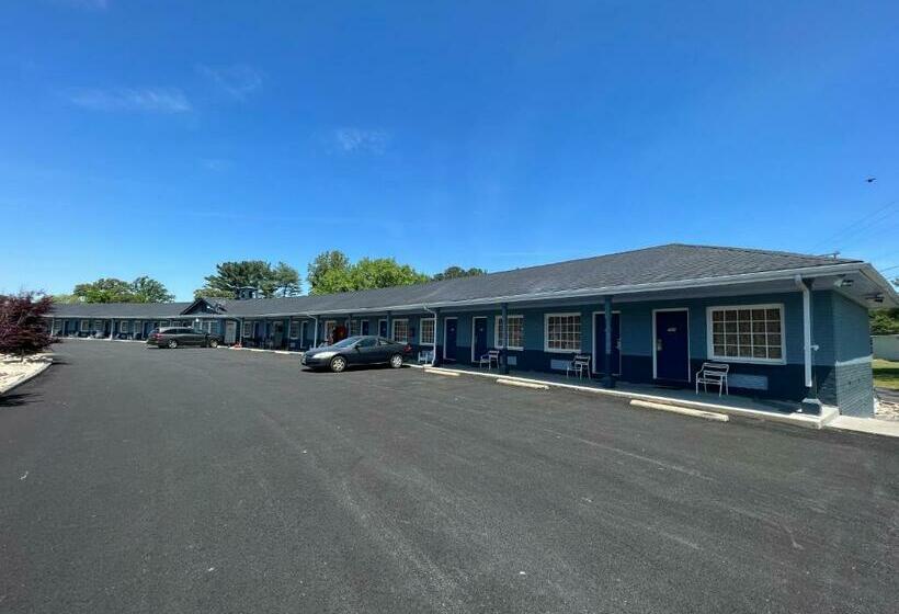 Washington & Lee Motel